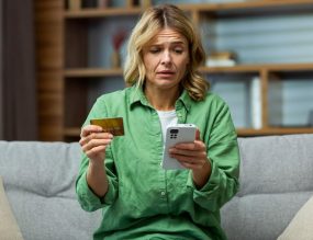femme triste à decouvert