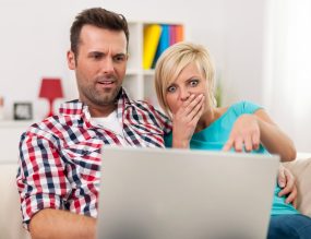 couple surpris budget