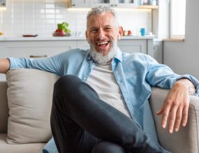 retraité 60ans heureux